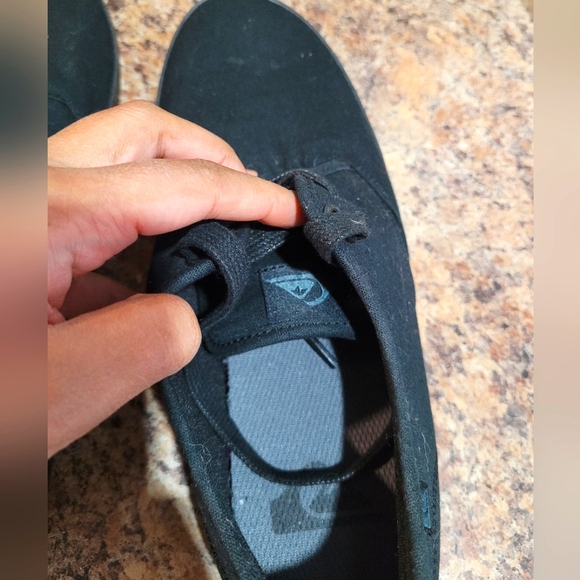 SOLD - Quicksilver shoes - Picture 5 of 6